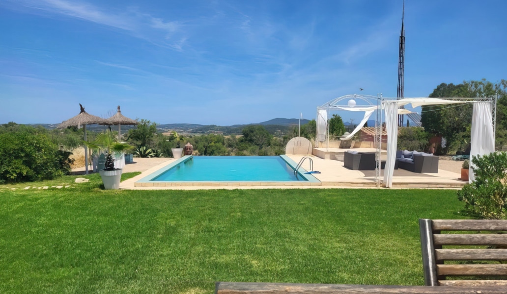 Immobilien Mallorca - Luxus Immobilien, Finca und Luxus Appartements auf Mallorca kaufen - Claus von Benz Immobilien Mallorca