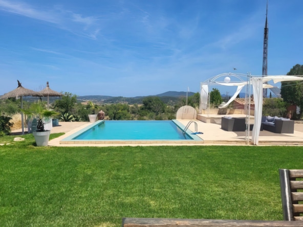 Immobilien Mallorca - Luxus Immobilien, Finca und Luxus Appartements auf Mallorca kaufen - Claus von Benz Immobilien Mallorca