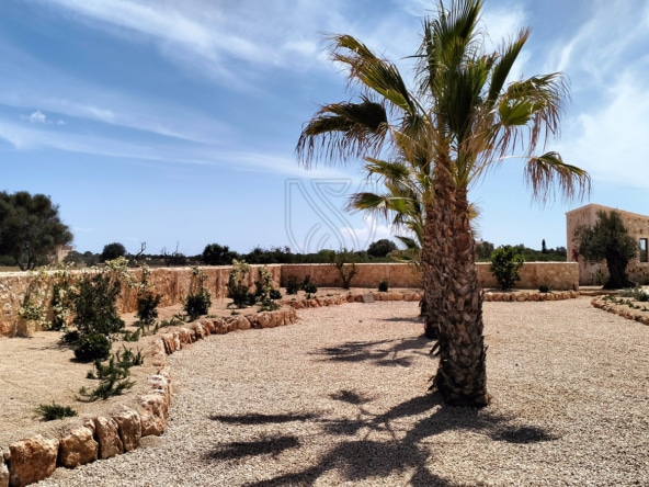 santanyi exclusiva finca de nueva construcción con casa de invitados camino de entrada