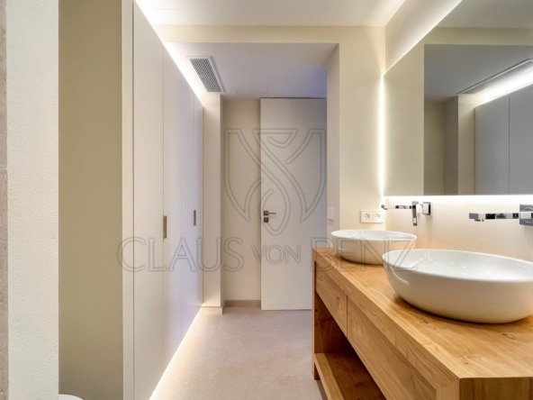 baño en suite 1 3 a sz 1 Inmobiliaria Mallorca - Inmuebles de lujo, fincas y pisos de lujo en venta en Mallorca - Claus von Benz Inmobiliaria Mallorca