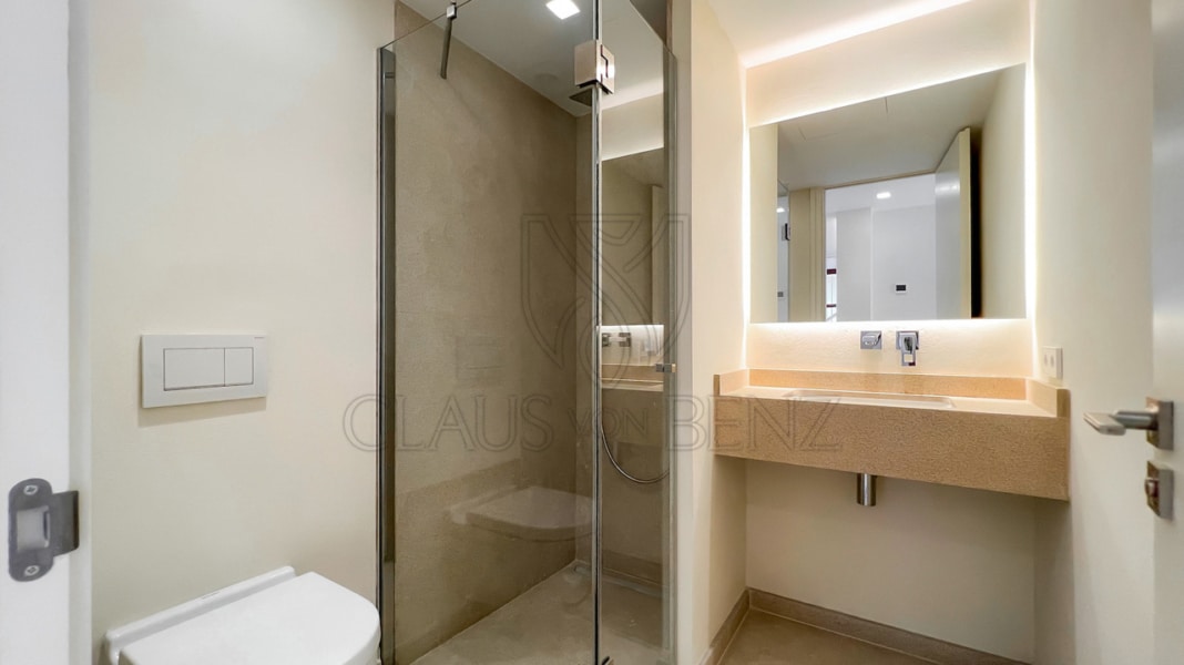 baño en suite del dormitorio principal inmobiliaria Mallorca - Propiedades de lujo, fincas y pisos de lujo en venta en Mallorca - Claus von Benz Real Estate Mallorca