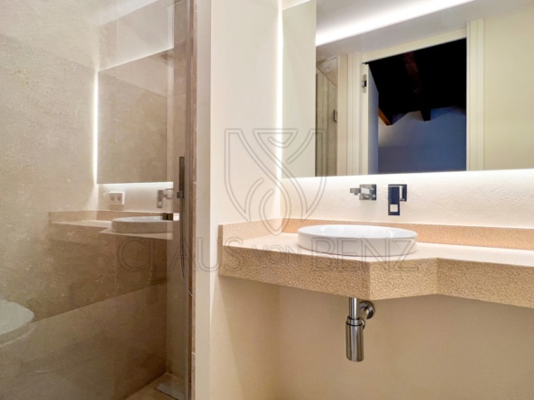 baño en suite a sz 2 Inmobiliaria Mallorca - Inmuebles de lujo, fincas y pisos de lujo en venta en Mallorca - Claus von Benz Inmobiliaria Mallorca