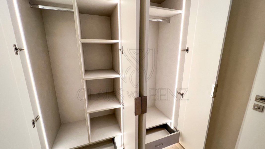 fitted wardrobe bathroom en suite to sz 1 Real Estate Mallorca - Luxury properties, fincas and luxury apartments for sale in Mallorca - Claus von Benz Real Estate Mallorca