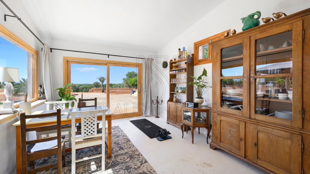 dining room 1 2 Real Estate Mallorca - Luxury properties, fincas and luxury apartments for sale in Mallorca - Claus von Benz Real Estate Mallorca