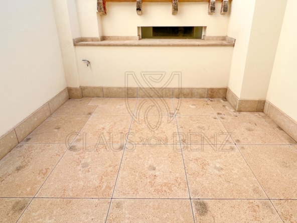 patio dormitorio principal 1 1 Inmobiliaria Mallorca - Inmuebles de lujo, fincas y pisos de lujo en venta en Mallorca - Claus von Benz Inmobiliaria Mallorca