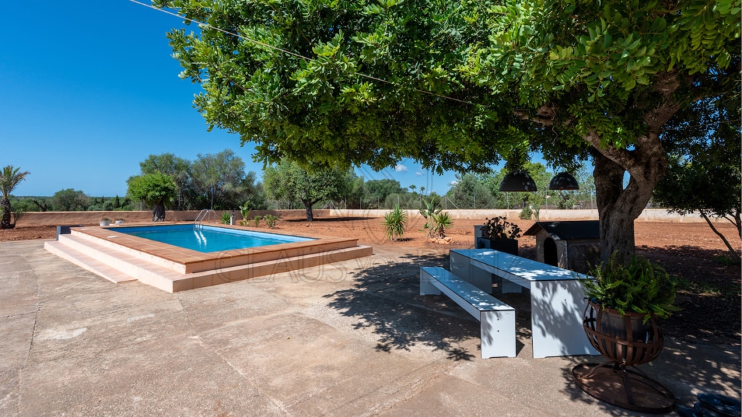 pool blick Immobilien Mallorca - Luxus Immobilien, Finca und Luxus Appartements auf Mallorca kaufen - Claus von Benz Immobilien Mallorca