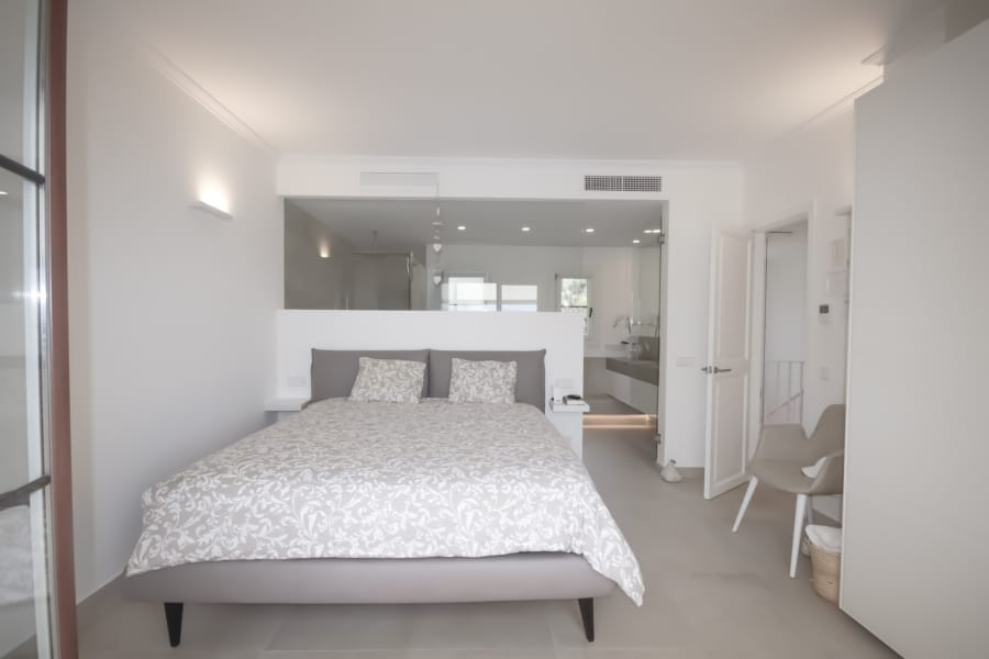 house santa ponsa with open bathroom