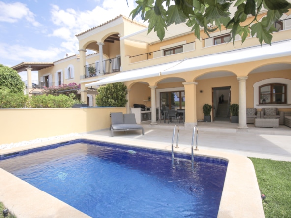 haus santa ponsa terrasse mit pool