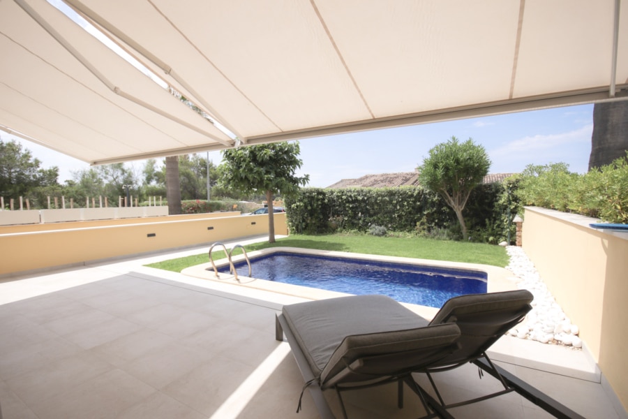 haus santa ponsa terrasse mit pool und ausblick