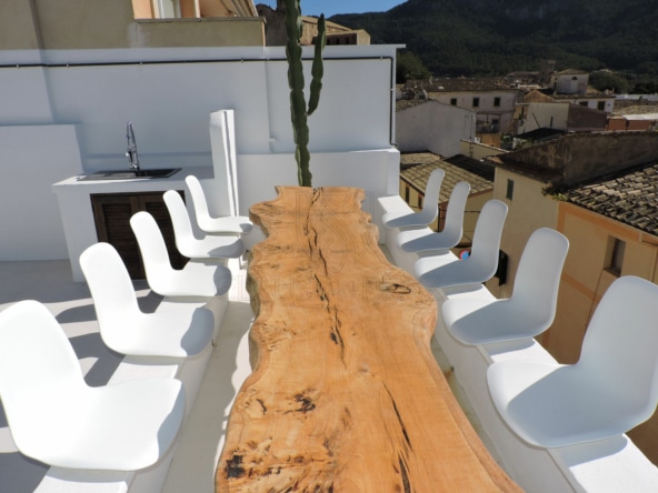 andratx frisch saniertes dorfhaus dachterrasse esstisch