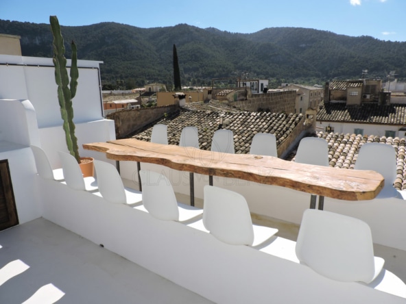 andratx frisch saniertes dorfhaus dachterrasse sitzbereich mit ausblick