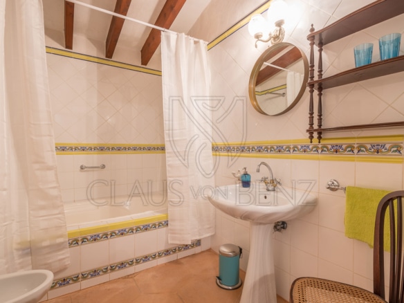 porreres dreamlike finca with rental license bathroom
