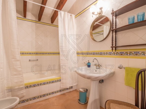 porreres dreamlike finca with rental license bathroom