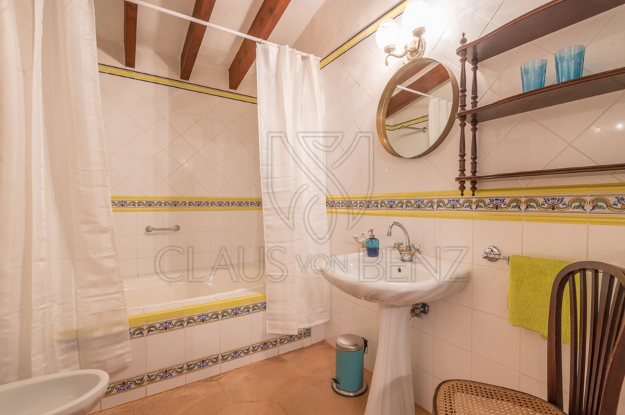 porreres dreamlike finca with rental license bathroom