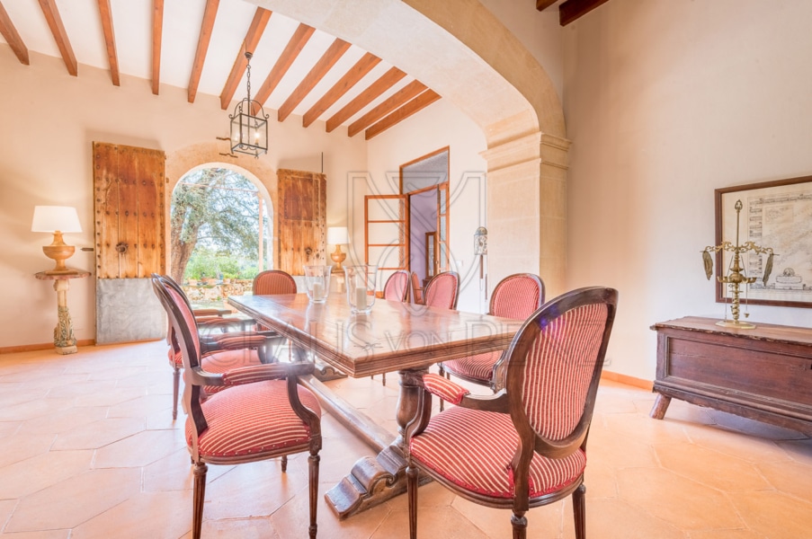 porreres dreamlike finca with rental license dining room