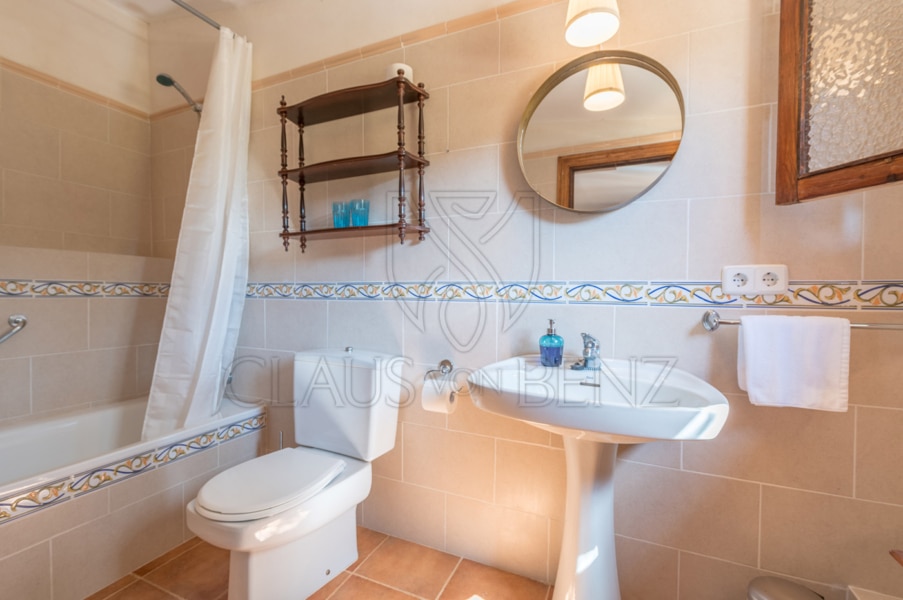 porreres dreamlike finca with rental license white bathroom