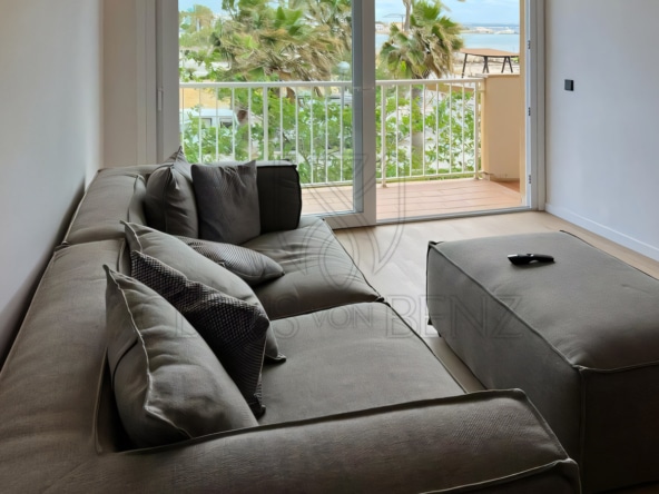 el molinar exclusive apartment with sea view and garage couch