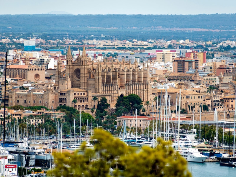 piso palma catedral con puerto deportivo