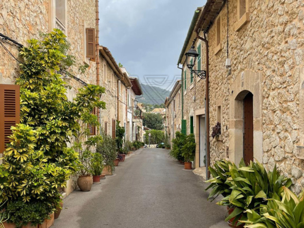 mancor de la vall schoenes saniertes mallorquinisches dorfhaus strasse