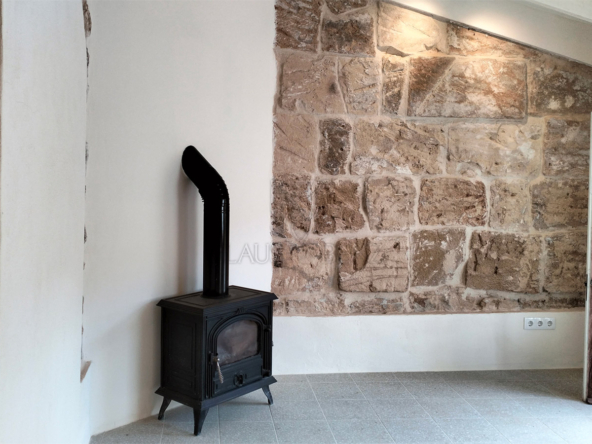 mancor de la vall schoenes saniertes mallorquinisches dorfhaus zimmer mit kamin2