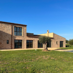 santanyi exclusiva finca de nueva construcción con fantásticas vistas vista trasera inicio