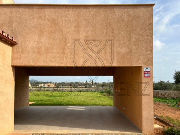 santanyi exclusiva finca de nueva construcción con fantásticas vistas plaza de aparcamiento