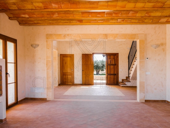 campos new construction landfinca entrance hall