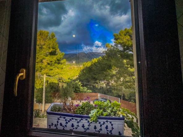 esporles freistehendes landhaus mit pool ausblick fenster