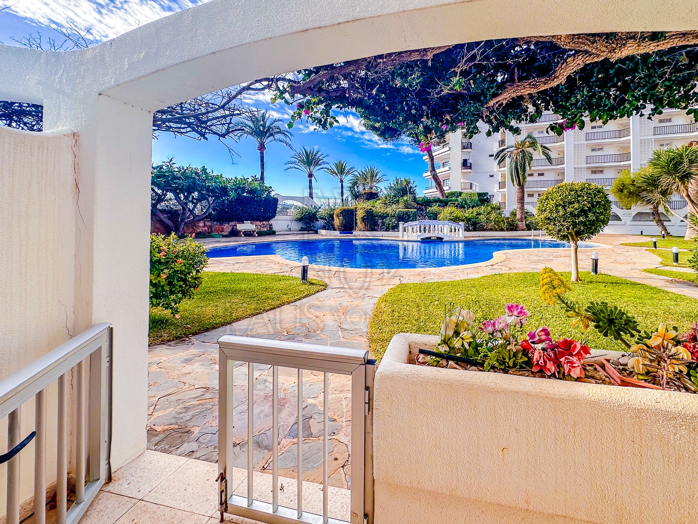 santa ponsa acogedor piso en planta baja con terraza con vistas a la piscina