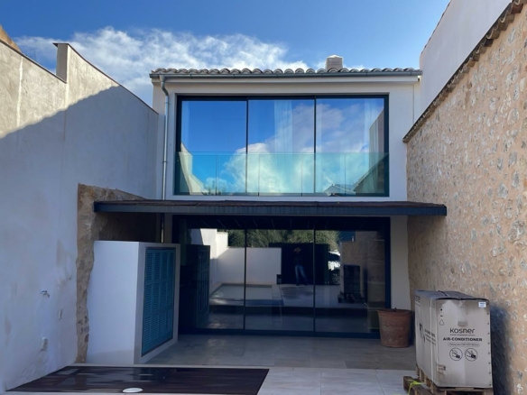 maria de la salut porche 1